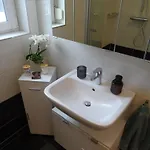 Casa de hóspedes Wohlfuehl & Am Birnengarten - Ruhige Mit Bad & Wlan 3*