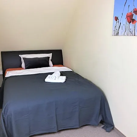 Wohlfuehl & Am Birnengarten - Ruhige Mit Bad & Wlan 게스트하우스 3*