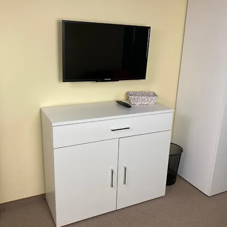 Maison d'hôtes Wohlfuehl & Am Birnengarten - Ruhige Mit Bad & Wlan Magdebourg