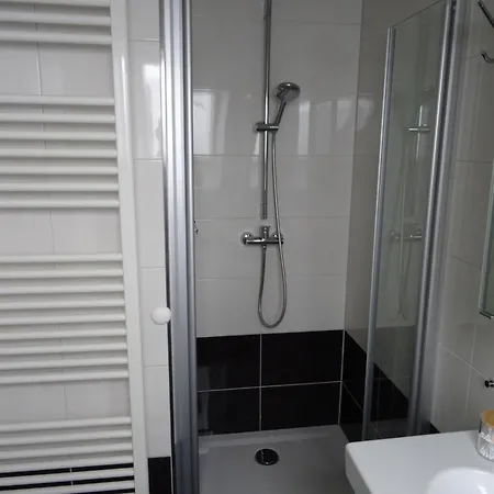 Wohlfuehl & Am Birnengarten - Ruhige Mit Bad & Wlan 3*