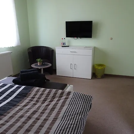 Guest house Wohlfuehl & Am Birnengarten - Ruhige Mit Bad & Wlan 3*