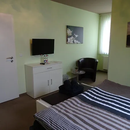 Wohlfuehl & Am Birnengarten - Ruhige Mit Bad & Wlan 3*