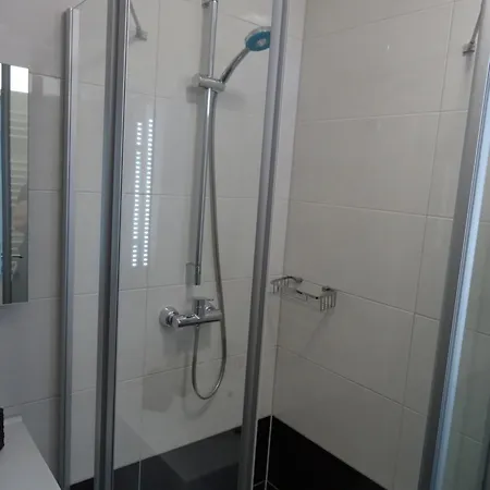 게스트하우스 Wohlfuehl & Am Birnengarten - Ruhige Mit Bad & Wlan 3*