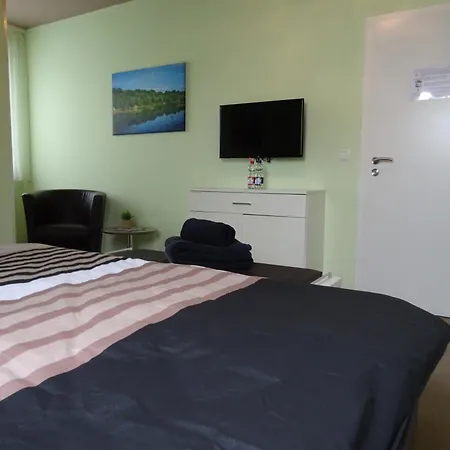 Wohlfuehl & Am Birnengarten - Ruhige Mit Bad & Wlan Guest house Magdeburg