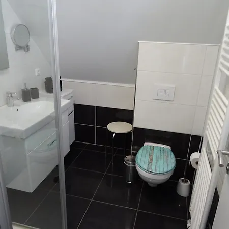 Wohlfuehl & Am Birnengarten - Ruhige Mit Bad & Wlan 3*