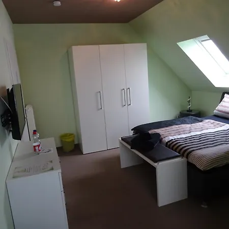 Wohlfuehl & Am Birnengarten - Ruhige Mit Bad & Wlan 게스트하우스 마그데부르크