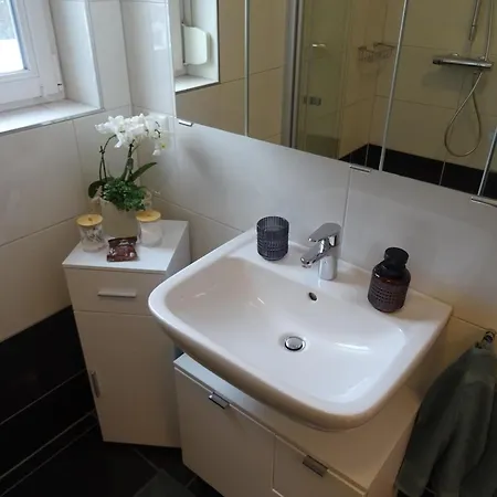 Guest house Wohlfuehl & Am Birnengarten - Ruhige Mit Bad & Wlan 3*