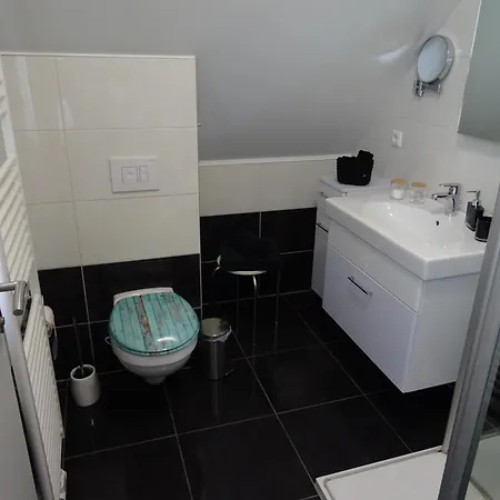 Wohlfuehl & Am Birnengarten - Ruhige Mit Bad & Wlan Гостевой дом Магдебург