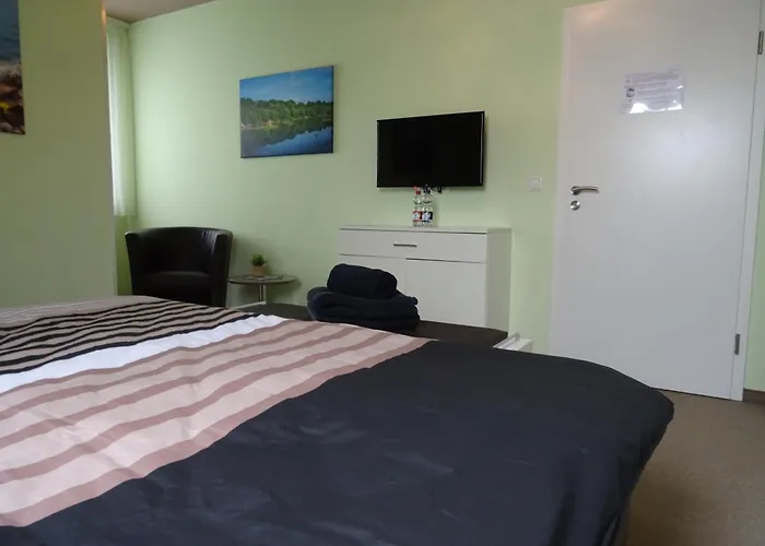 Wohlfuehl & Am Birnengarten - Ruhige Mit Bad & Wlan Maison d'hôtes Magdebourg