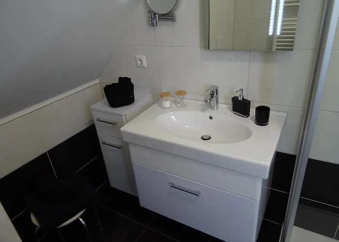 Casa de hóspedes Wohlfuehl & Am Birnengarten - Ruhige Mit Bad & Wlan 3*