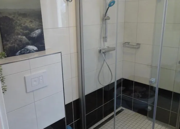 Wohlfuehl & Am Birnengarten - Ruhige Mit Bad & Wlan بيت ضيافة ماغديبورغ